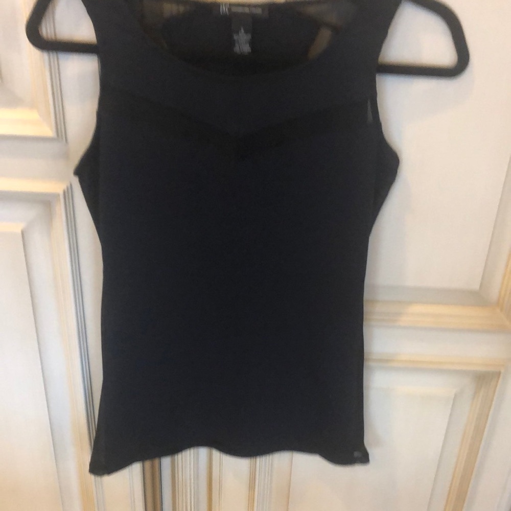 Black fitted top